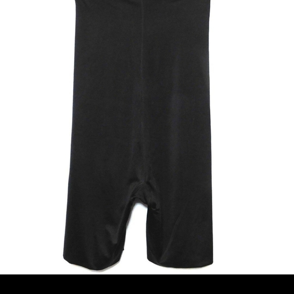 COPY - SPANX. 1X. 16/18. - Picture 2 of 4